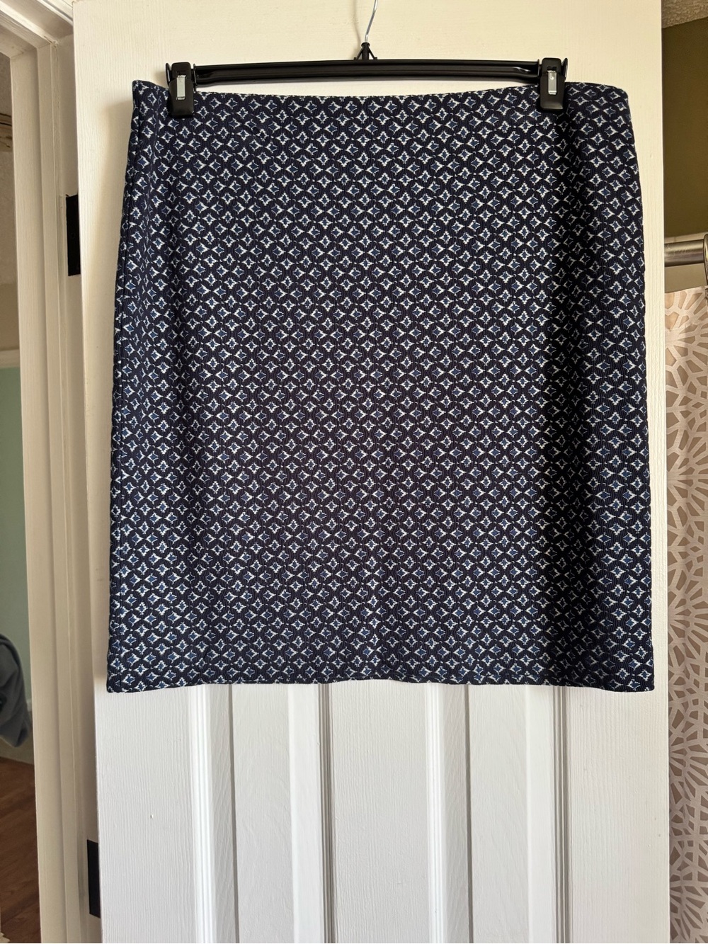 Ann Taylor Navy and White Geometric Pencil Skirt